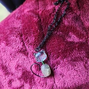 Chic Black and Green Pendant Necklace